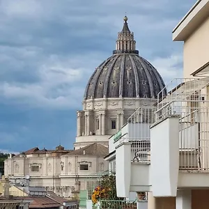 Apartment Lucy Vista San Pietro, Rome